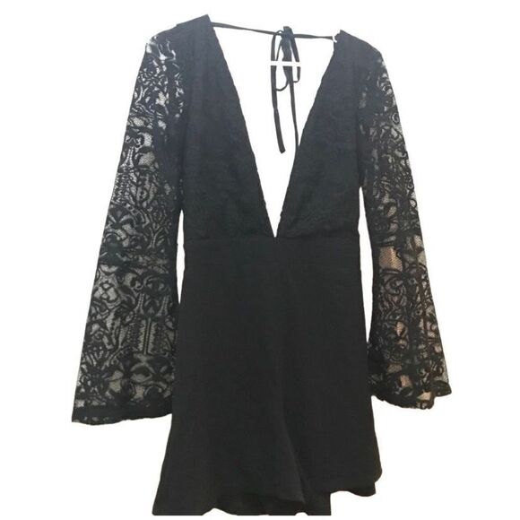 Charlotte Russe women’s deep the front and back black lace romper size XS - Picture 3 of 7